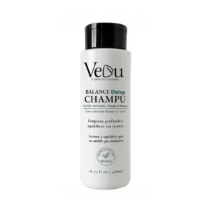 Botella blanca del champú VeDu Balance Detox con carbón activado y vinagre de manzana para cuero cabelludo graso o con caspa.